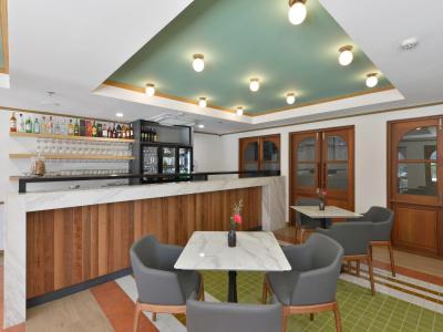 Oakwood & Residence - 7