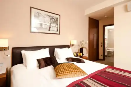 Staybridge Suites, an IHG - 9