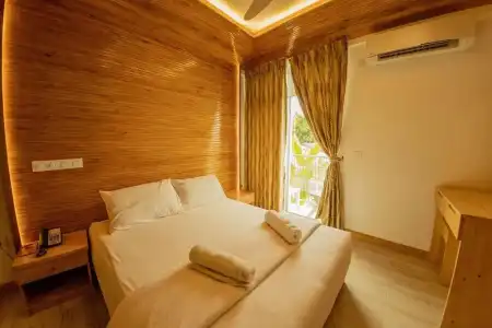 Perla Dhangethi - 16