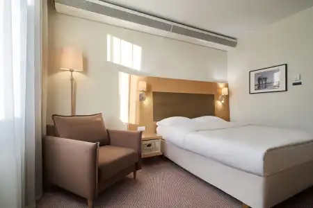 Park Inn by Radisson - 14