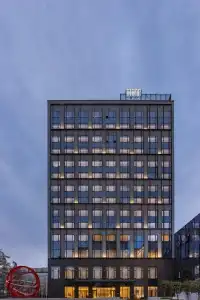 Mona Plaza - 44