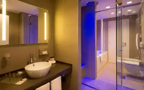 DoubleTree by Hilton City Centre - 16