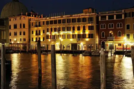 Carlton on the Grand Canal - 38
