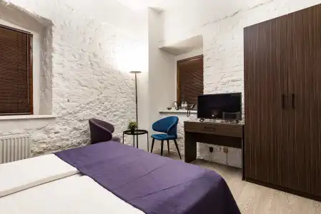 Gallery Inn Mini-hotel - 69