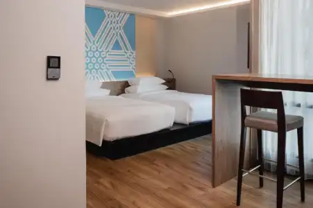 RakYim Siam Sukhumvit 15 - 7
