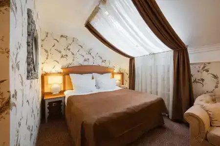 Dvor Podznoyeva Main Building - 59