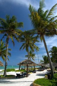Breezes Beach Club and Spa - 14