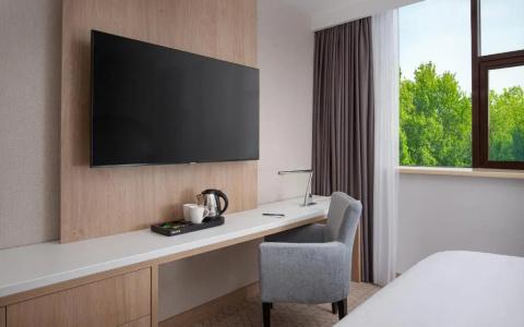 DoubleTree by Hilton - 22