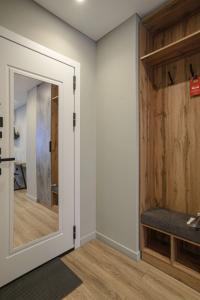 Vash Salut Apart - 72