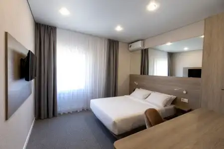 Kamarooms Business & Spa - 37