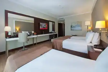 Ramada & Suites by Wyndham Merter - 10