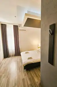 Central Park Residence Guest House - 8