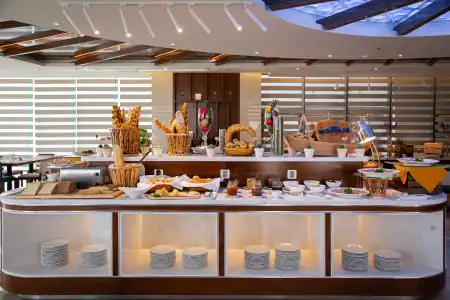 Maximilan Danang Beach - 25