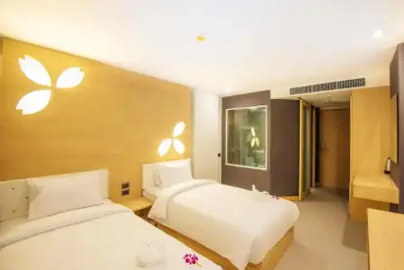 Clarian Beach Patong - 10