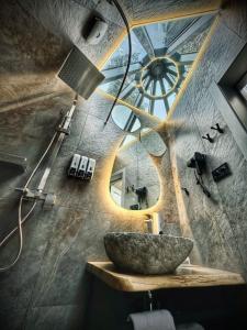 Geometrika • Lounge - 180