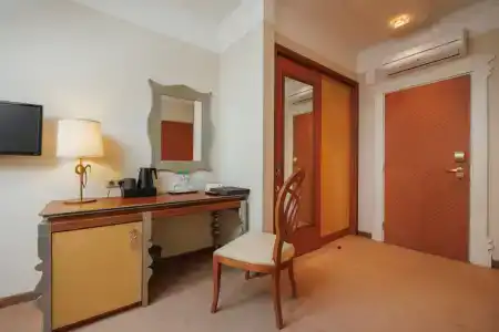 Dvor Podznoyeva Main Building - 58