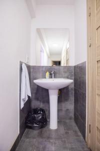 Yerevan Hostel - 24