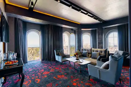 Tapis Rouge Design Boutique - 4