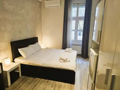 Central Park Residence Guest House - 10