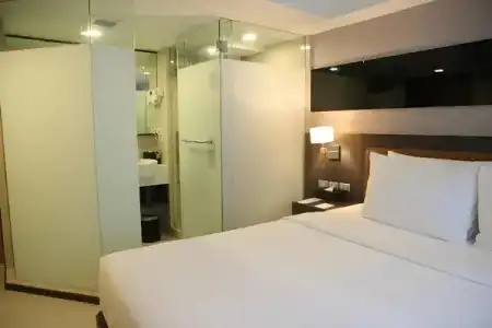 Ramada Sukhumvit Soi Eleven - 13