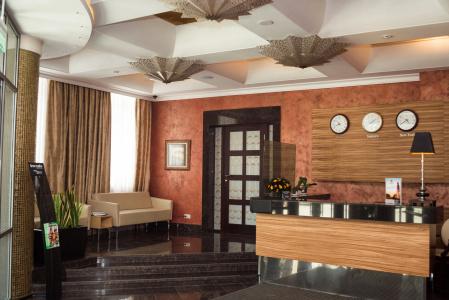 Ost West Club - 4
