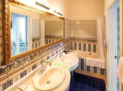 Royal Grand - 16