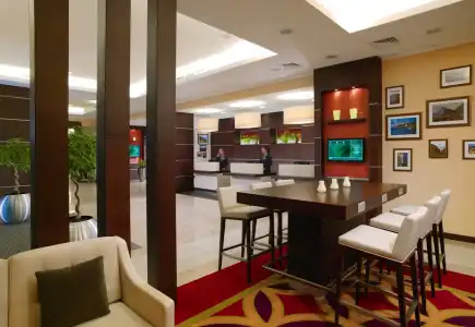 Courtyard by Marriott City Center - 4