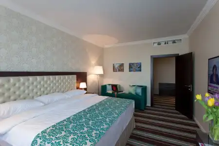Ramada by Wyndham City Centre - 4