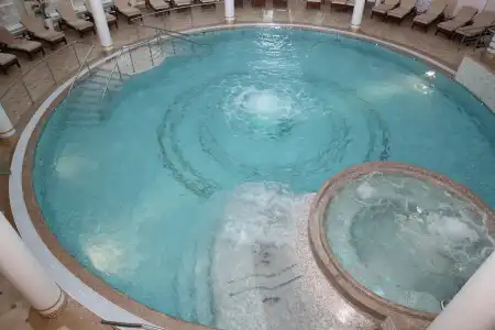 Ramada By Wyndham Yekaterinburg & Spa - 2