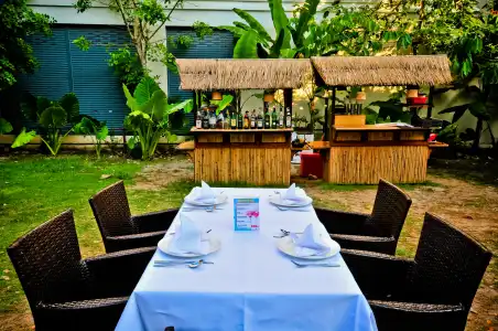 Ashlee Plaza Patong & Spa - 11