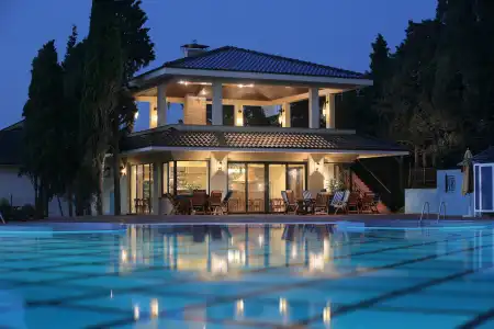 Respect Hall Resort & Spa - 4