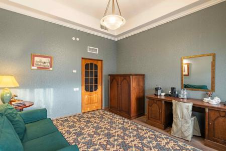 Lancaster Court - 68