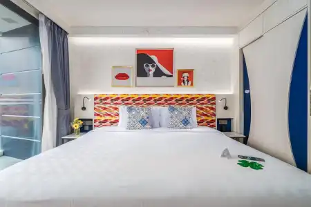 Clover Patong - 56