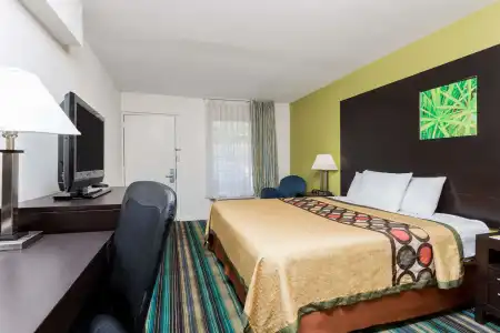 Super 8 by Wyndham Augusta - 17