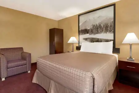 Quality Inn & Suites - 2
