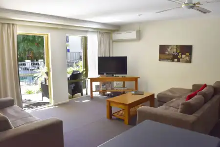 Beachside Holiday Apartments - 22