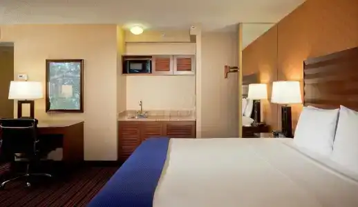 Holiday Inn Express Sacramento Convention Center - 20