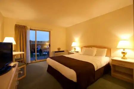Coast Parksville - 40
