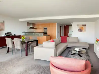 Pullman Auckland & Apartments - 4