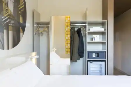 B&B - 44