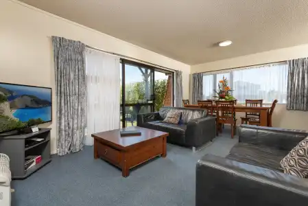 Cobblestone Court Motel – Wenzel Motels - 40