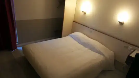 Hôtel Crocus Caen Mémorial - 17