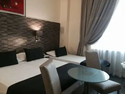 Piazza Carità - 65