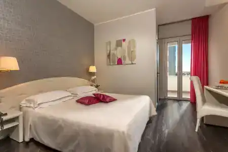 Best Western Maison B - 9