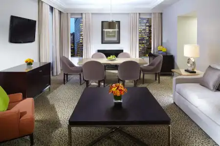 Omni Berkshire Place - 2