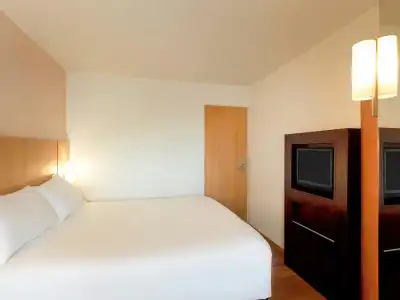 Ibis Pau Centre - 2