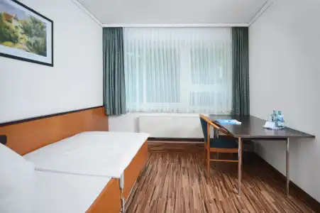 Airport- & Seminarhotel - 31