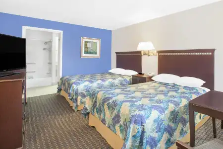 Super 8 by Wyndham Corpus Christi - 9