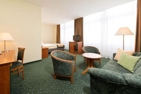 Steglitz International - 65