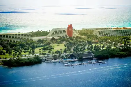 The Pyramid Cancun by Oasis - All Inclusive - 24